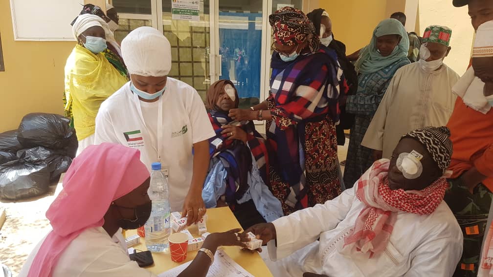 Santé: l’ONG Direct Aid Society capacite les médecins et équipe les hôpitaux pour lutter contre la cataracte, première cause de cécité au Sénégal