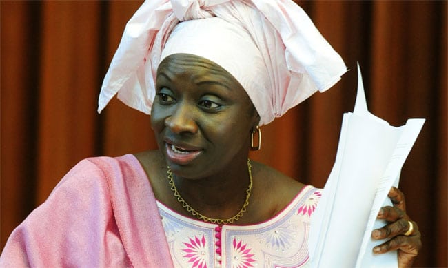 Consultation d’un juriste sur la 3eme candidature: Aminata Touré attaque le président Macky Sall
