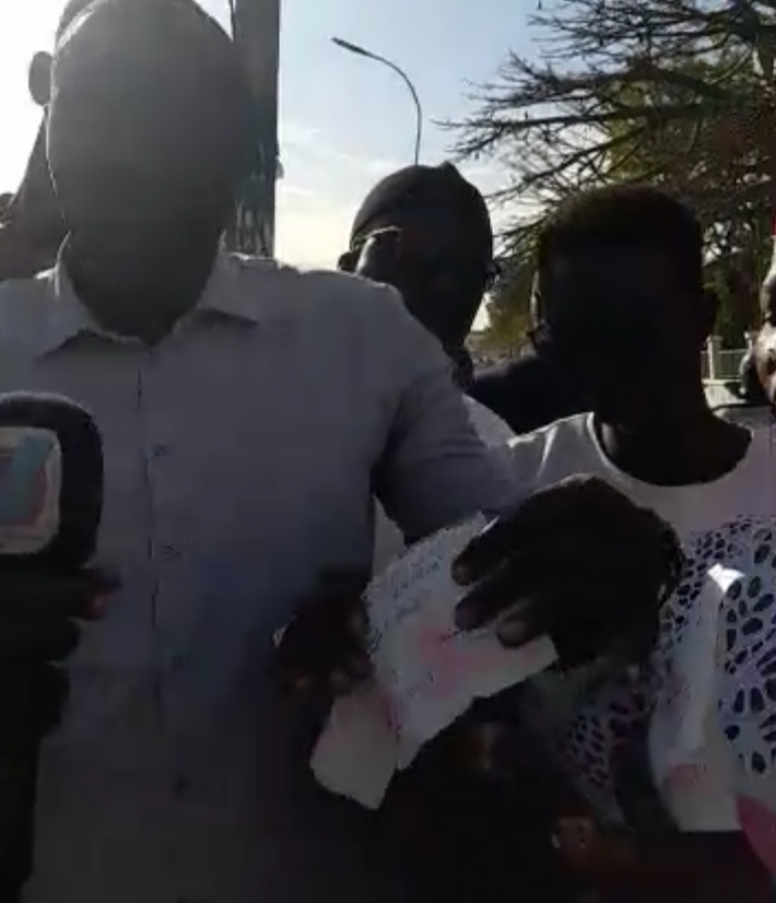 Rétention de cartes d’électeurs: Des jeunes envahissent la préfecture de Kaolack et menacent de paralyser le vote
