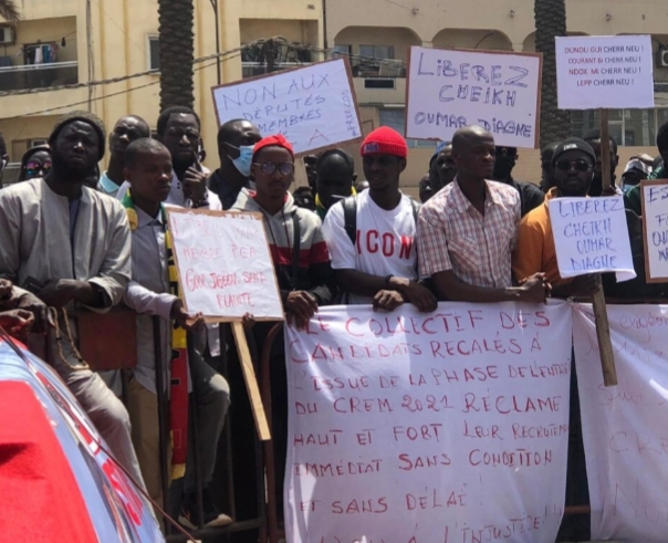 Arrestation de Cheikh Oumar Diagne: Des sénégalais ont répondu à l’appel du COLICOD à la place de l’Obélisque