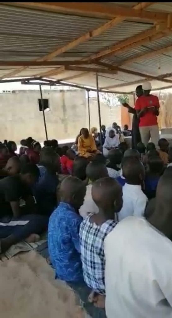 Solidarité: les élèves du Royaume des Enfants de Dakar au chevêt des pensionnaires du Daara Iqra de Mboulekh Téne