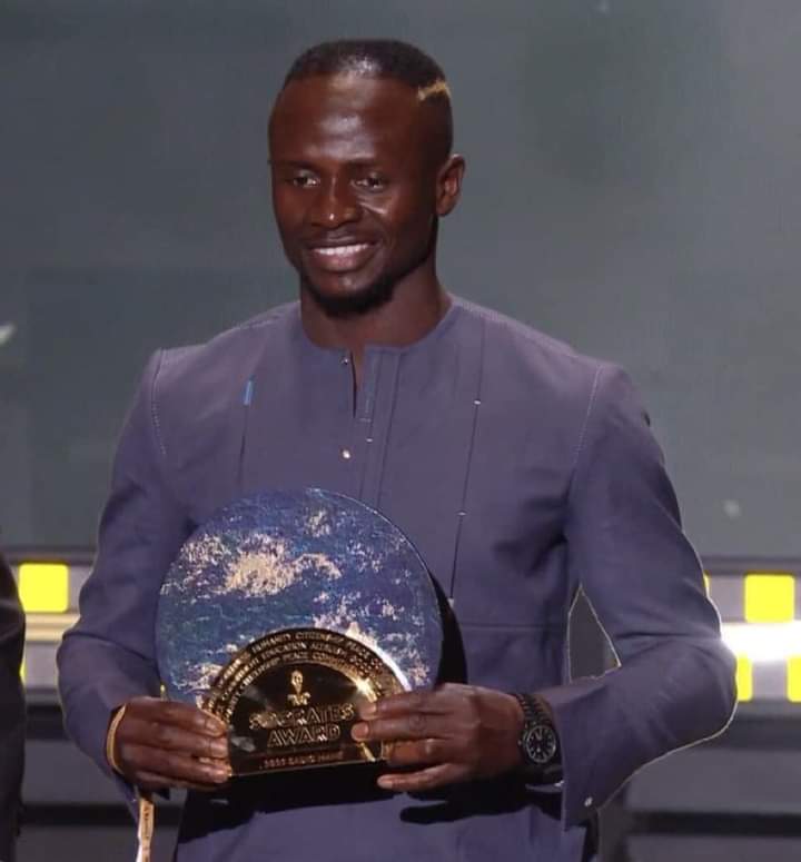 Ballon d’or FIFA: La star sénégalaise Sadio Mané remporte le Trophée Sacrates
