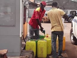 Région de Dakar: Interdiction de la vente du carburant en vrac du vendredi 28 juillet à 00 heure ai samedi 5 août à 0 heure