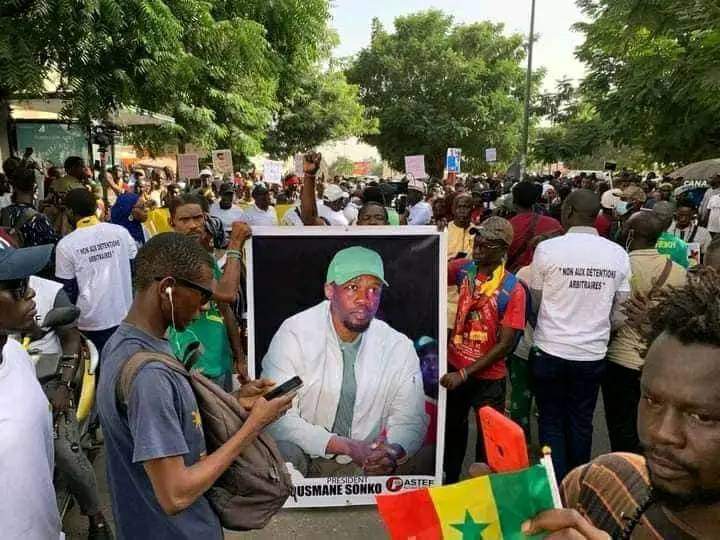 Marche nationale pour la libération des détenus: Le président  Macky Sall vilipendée dans les rues de Dakar!