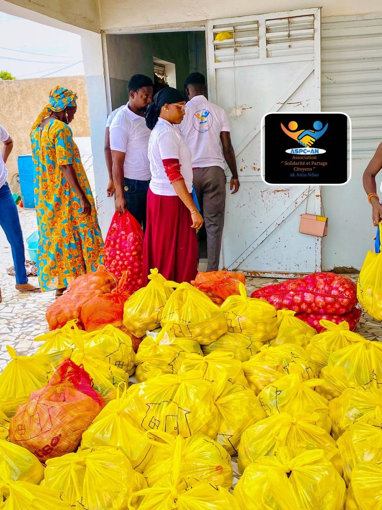 Kaffrine plus de 100 kits alimentaires distribués,  » Solidarité et Partage Citoyens » soulage les populations.